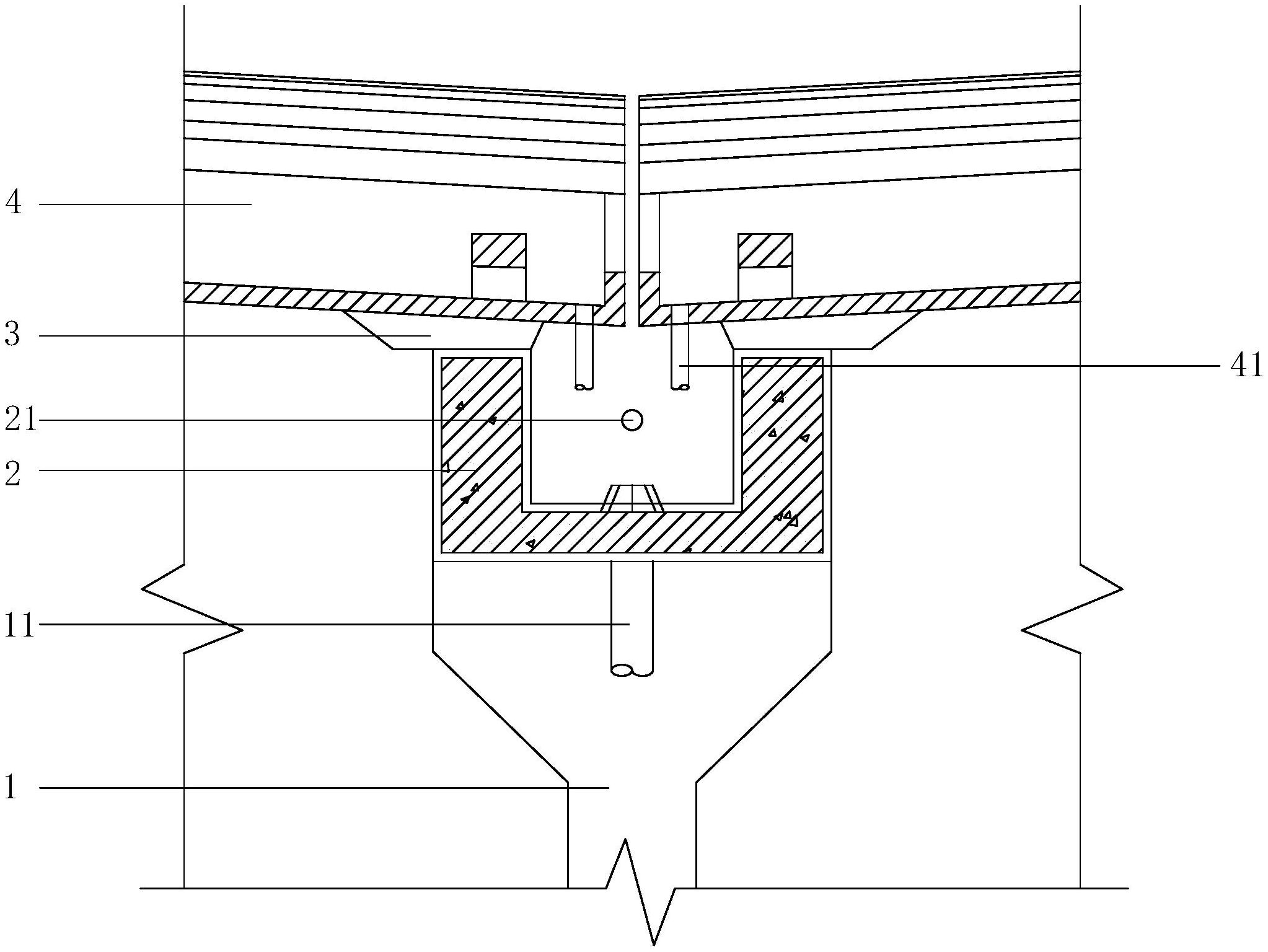 一种马鞍板壳板连接处的中天沟结构-专利