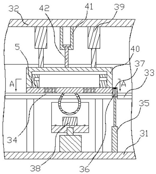 一种具有挂料功能的热水壶盖组装机构专利图